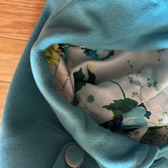 Beautiful coat - Picture 5 of 8